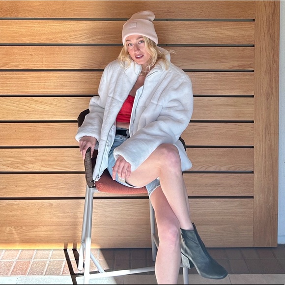 ✨Levi’s✨ White Softest (Faux) Fur Winter ❄️ Coat - Picture 5 of 14